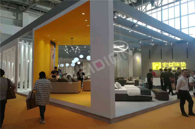 廣州展覽設計公司助力宏益床墊廣州家具家居展展臺設計搭建